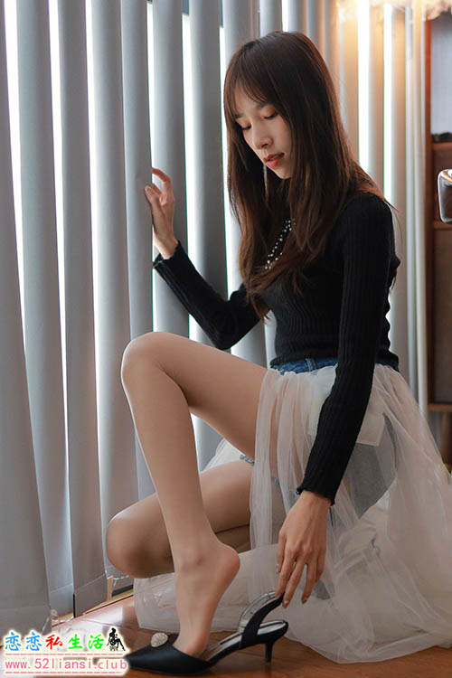 [IESS异思趣向] 丝享家 1075：美子《女追男隔层纱》【89P/141M】