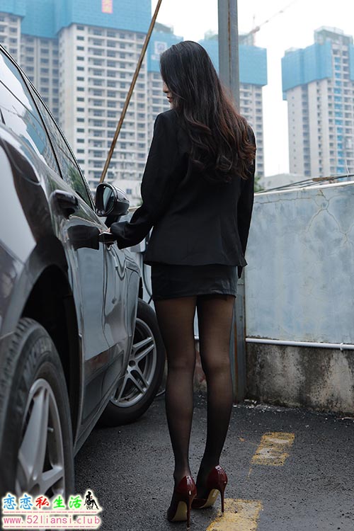 [IESS异思趣向] 丝享家 1326：婉萍《美女专车》【88P/89M】
