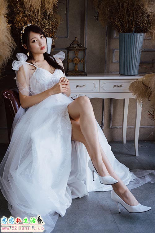 [街拍丝足]345-长腿美模 Ashley - 婚纱【96P/376M】
