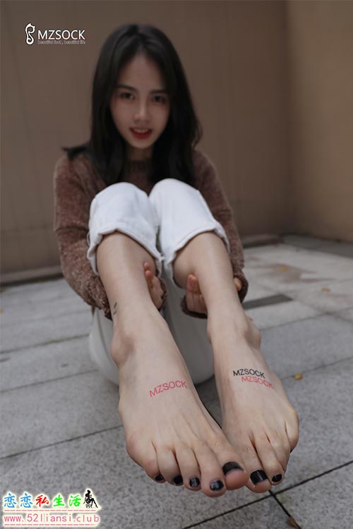[IMZSOCK爱美足] 2020年-第35期 雨沫篮球鞋棉袜清瘦裸足【99P/1.09G】