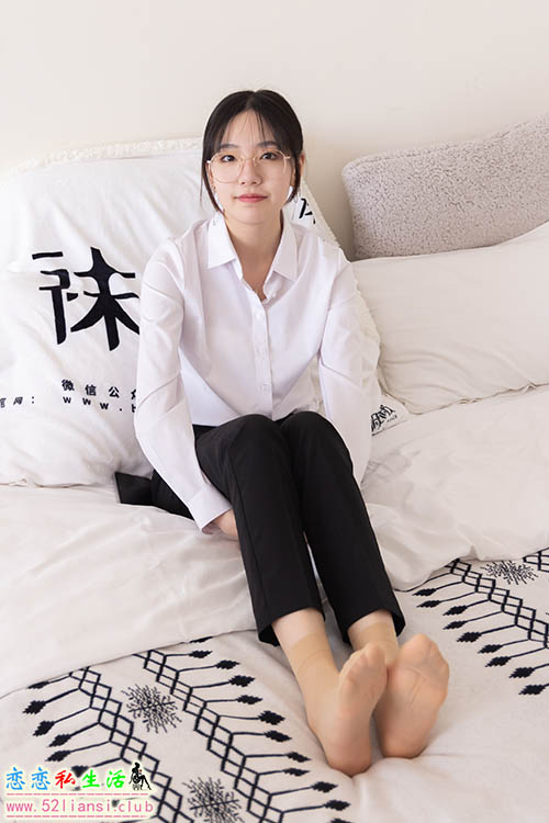 [袜啵啵] 085期 小甜豆-平底鞋、短灰丝、短肉丝(带视频)【140P+1V/6.65G】