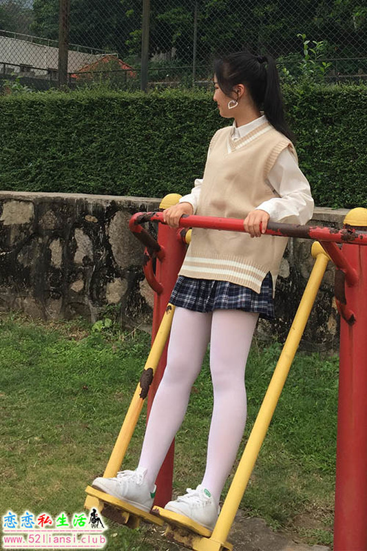 [最爱帆布鞋]003-学妹校园操场白丝帆布鞋【60P/231M】