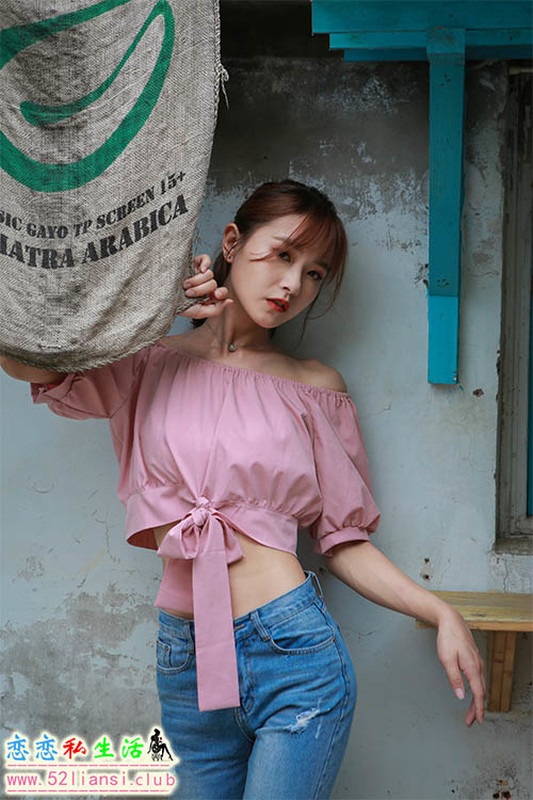 [街拍丝足]103长腿美模 郭思敏 唯美牛仔裤高跟【48P/82M】