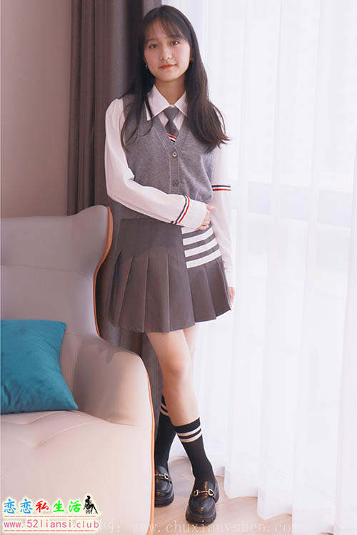 [初夏女神]003期 沙沙~王心凌同款JK搭配JK小黑皮鞋(带视频)【136P+1V/5.25G】