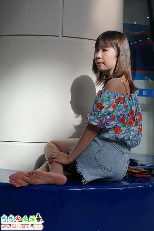 [Pary学生模拍]039 小燕的37码美脚【77P/350M】