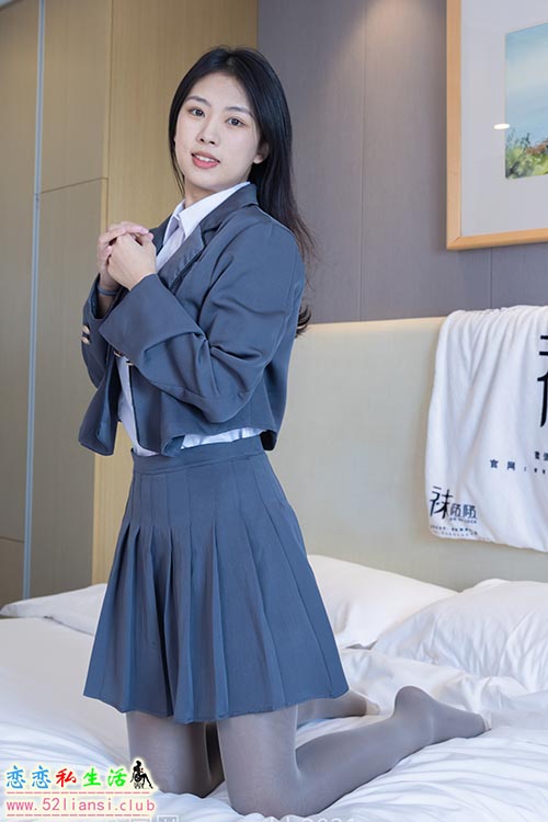 [袜啵啵] 312期 奶油-高跟鞋、黑丝打底、肉丝(带视频)【160P+1V/6.67G】