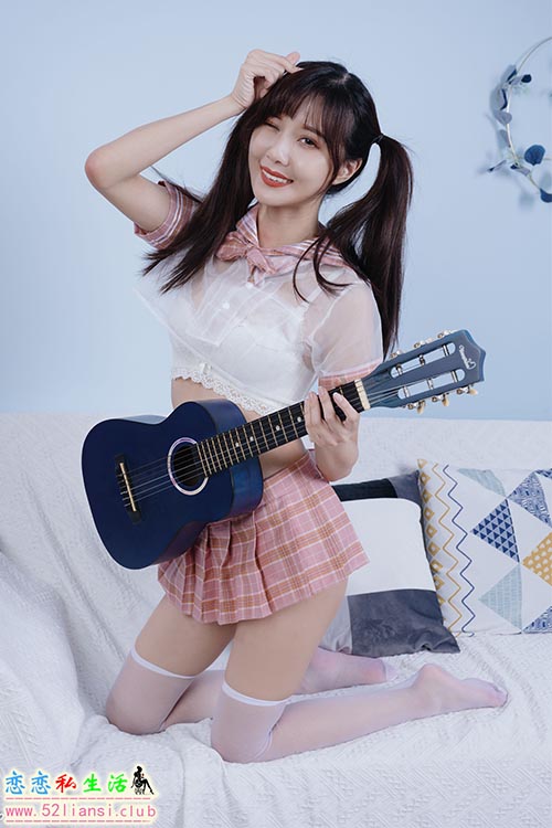 [街拍丝足]314-长腿美模 郁晴 - 学生服【120P/338M】