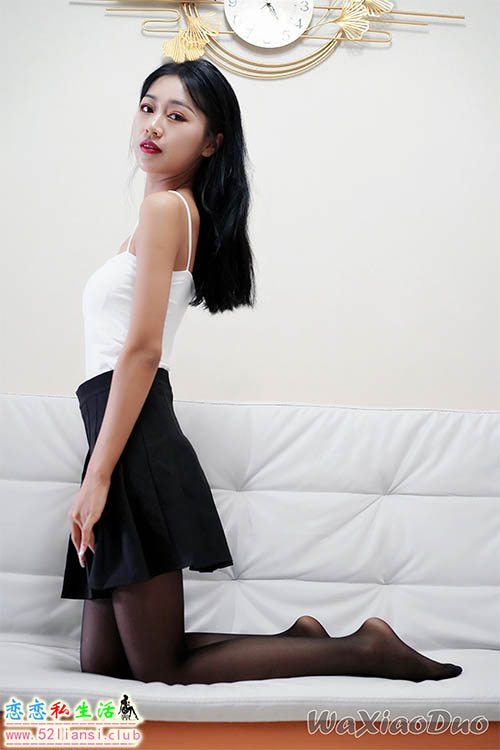 [袜小朵] 001 方怡 午后的丝袜时光【33P/67M】
