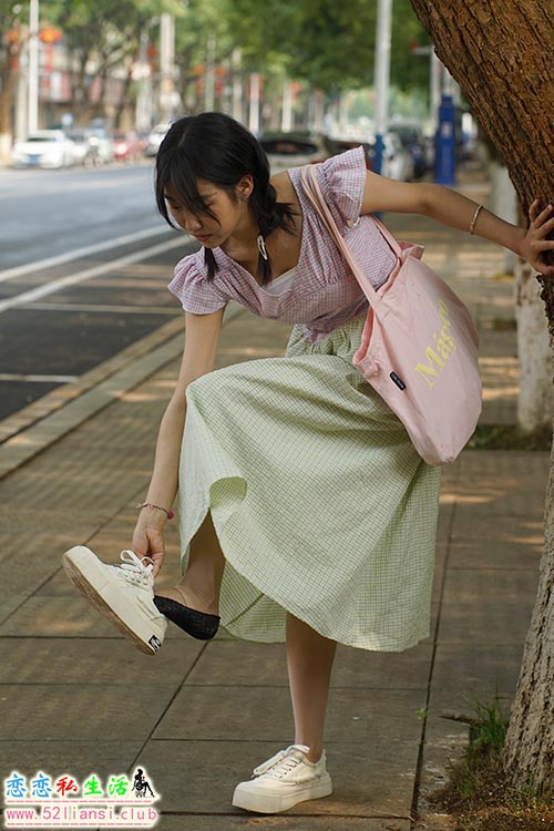 [初夏女神]041期 点点~《糖果女孩》等待公交得到来(带视频)【168P+1V/6.45G】
