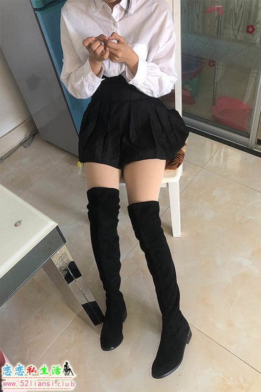 [最爱帆布鞋]046-学妹丝袜美腿写真【81P/212M】