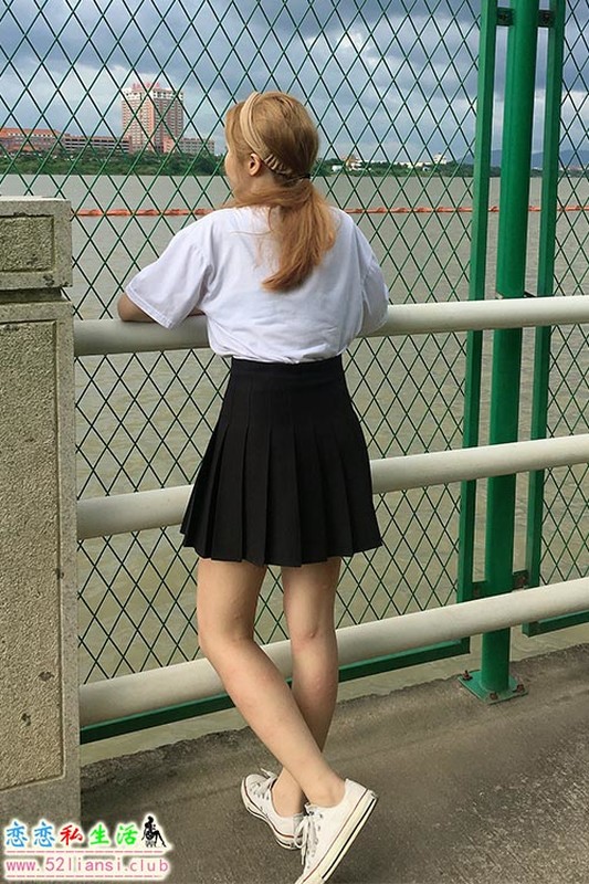 [最爱帆布鞋]053-学妹丝袜美腿写真【380P/941M】