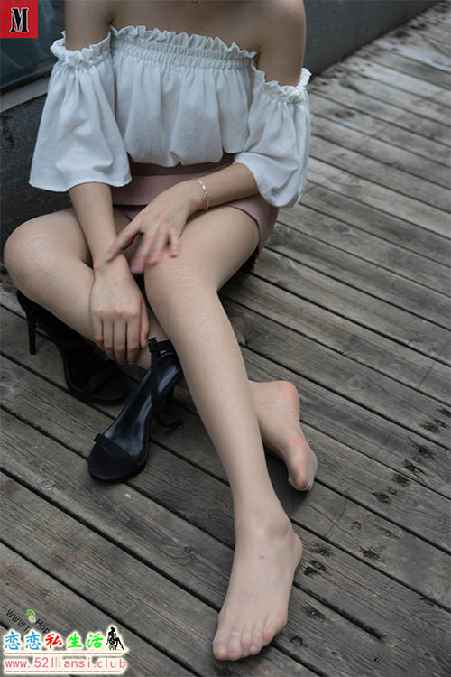 [MussGirl慕丝女郎] NO.228-户外薄丝短裙【68P/78M】