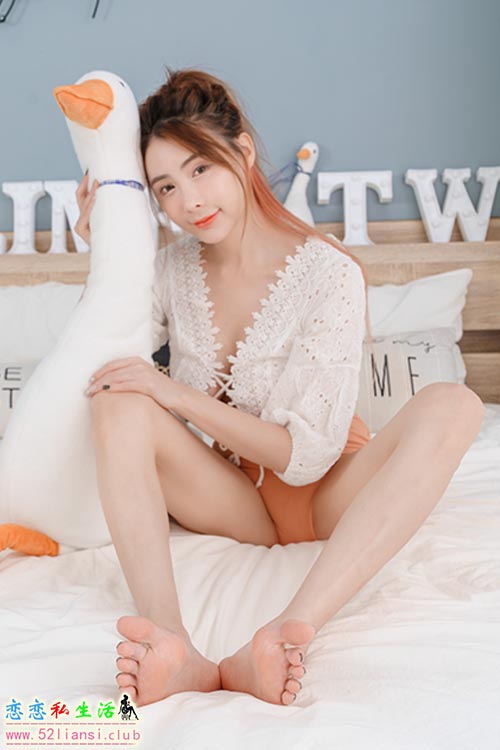 [Limerence] 36 超美Aya台日混血魔鬼身材 夏日清凉裸足夹脚拖(带视频)【144P+1V/3.11G】