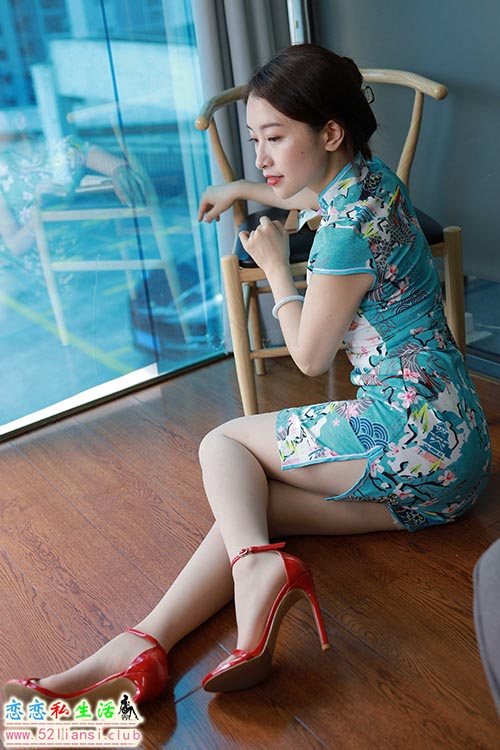 [IESS异思趣向] 丝享家 1136：小婕《旗开得胜》【90P/127M】