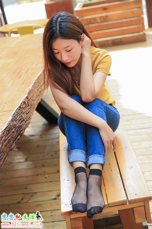 [学妹校园寝室丝短袜美脚]-第053期 诗曼【31P/260M】