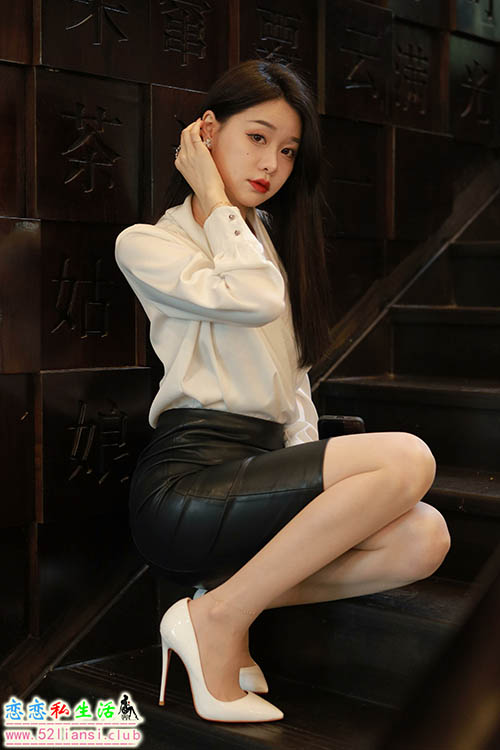 [IESS异思趣向] 丝享家 1053：佳爷《三月特辑》【85P/85M】