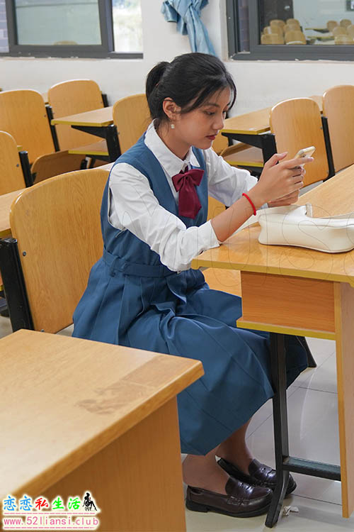 [MussGirl慕丝女郎] NO.259-教室学生装肉丝【84P/130M】