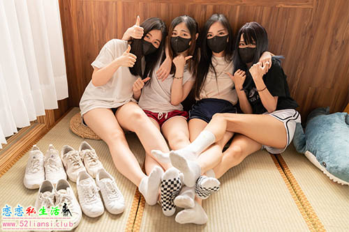 [台湾solexight足控] 22-Ava+BiBi+Salome+Sherry棉袜裸足(带视频)【182P+1V/1.77G】