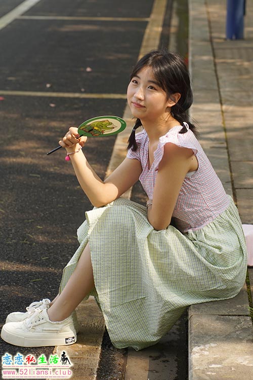 [初夏女神]041期 点点~《糖果女孩》等待公交得到来(带视频)【168P+1V/6.45G】