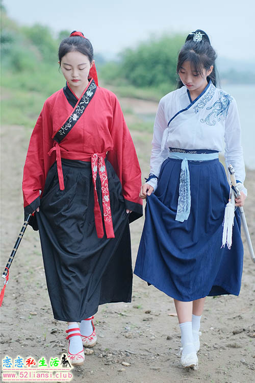 [初夏女神]055期 双双、点点~《剑侠情缘》天然湖泊诉说江湖情(带视频)【168P+1V/6.34G】