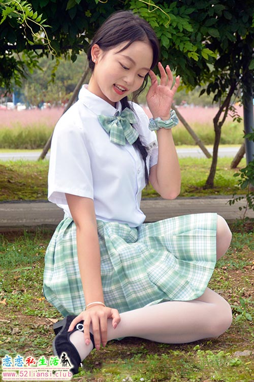 [初夏女神]093期 双双~【雪松JK套】巴啦啦小魔仙，玛丽珍鞋配一下(带视频)【140P+1V/5.53G】