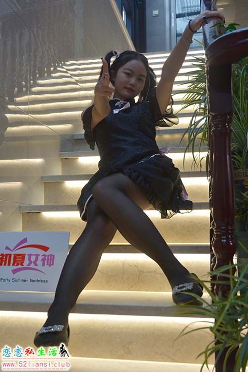 [初夏女神]060期 双双~【鬼马少女】整套黑色系列打造鬼马少女(带视频)【134P+1V/5.35G】
