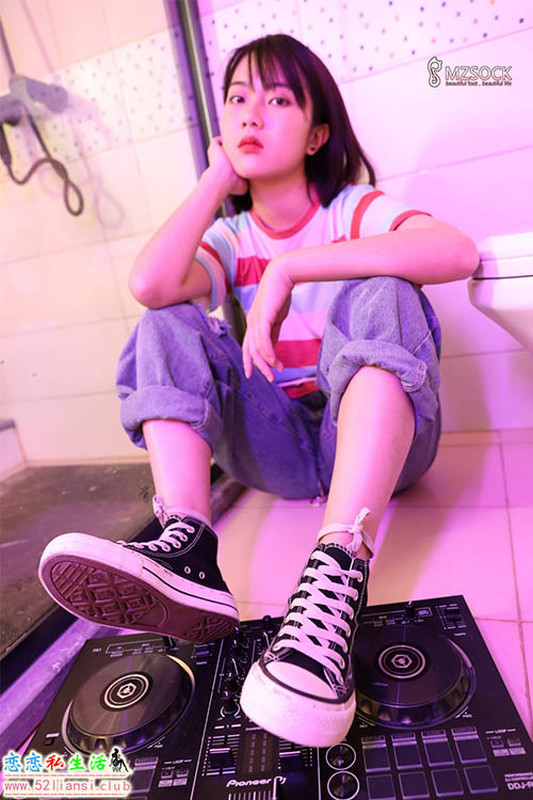 [MZSOCK]爱美足 2019年第86期 婷婷【90P/164M】