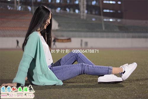 [织梦行影] 第014期 操场夜拍白袜小白鞋【217P/838M】