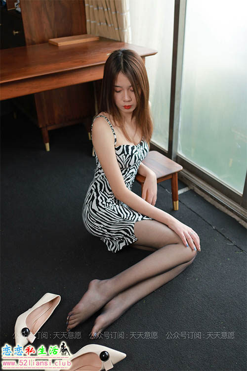 [IESS异思趣向] 丝享家 856：西瓜《微醺美女》【90P/117M】