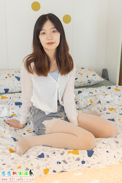 [袜啵啵] 102期 小甜豆-板鞋、白丝(带视频)【140P+1V/5.37G】