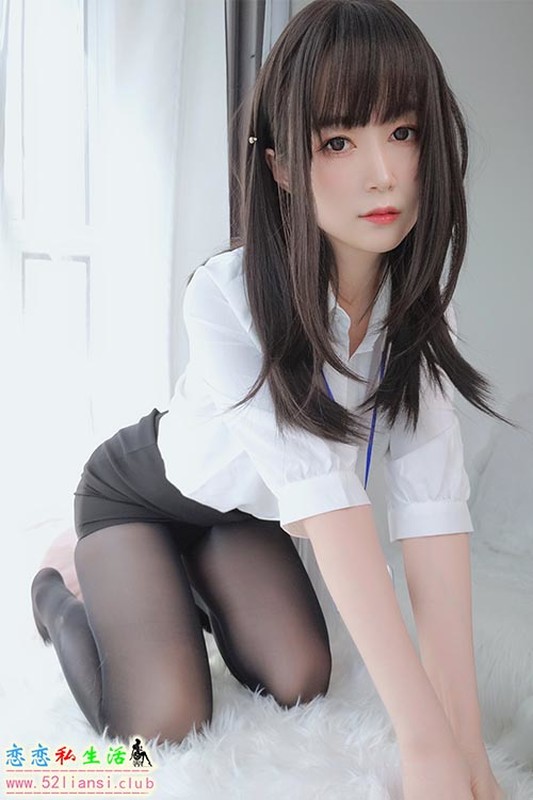 [白银81] 47 - 黑丝制服OL（带视频）【125P+8V/1.09G】