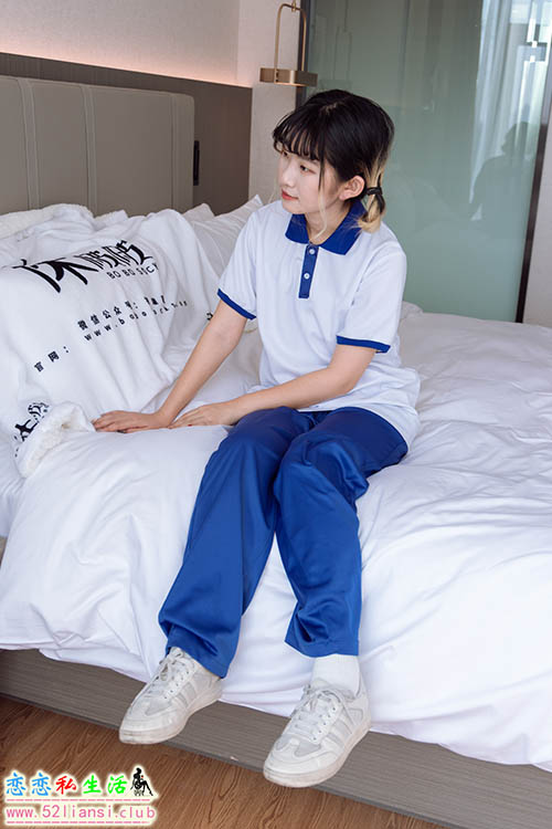 [袜啵啵] 042期 砂糖-校服、板鞋、白棉袜、油亮白丝(带视频)【139P+1V/6.72G】