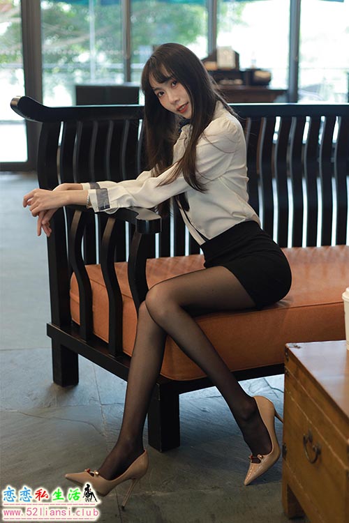 [IESS异思趣向] 丝享家 1361：团团《美腿下午茶》【93P/98M】
