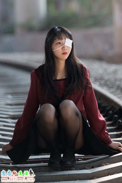 [美图精选]1050-西瓜少女(西呱呀呀呀)-铁轨成片【47P/120M】