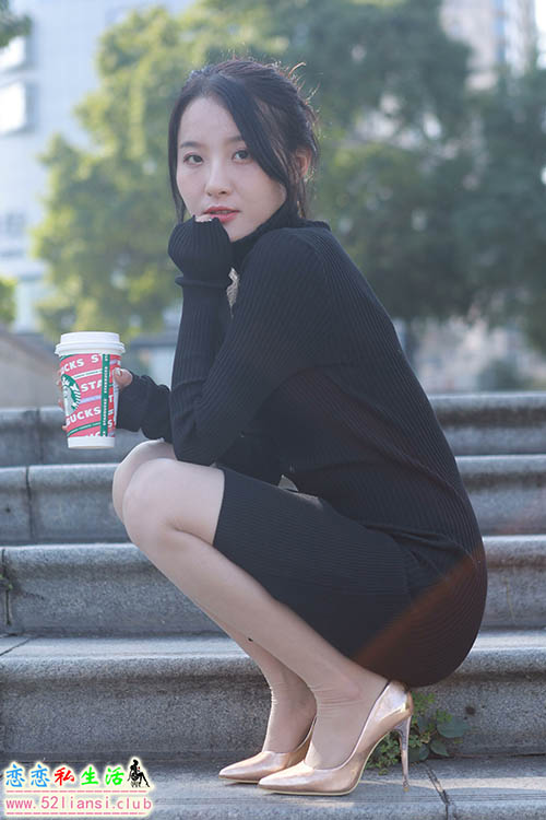 [IESS异思趣向] 丝享家 1035：婉萍《黑色包臀裙》【90P/111M】