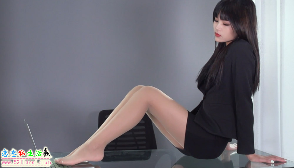 [Ligui丽柜视频]221-《乖巧的小秘书》菜菜【11min/327M】