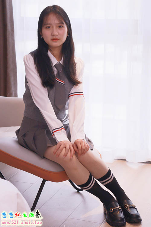 [初夏女神]003期 沙沙~王心凌同款JK搭配JK小黑皮鞋(带视频)【136P+1V/5.25G】