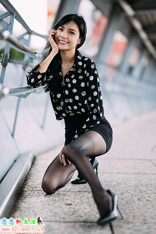 [街拍丝足]239-长腿美模 小保-板桥黑丝【44P/106M】