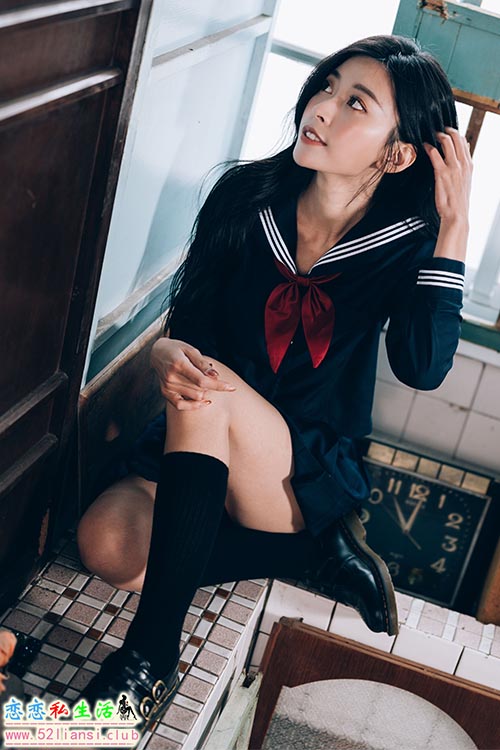 [街拍丝足]290-长腿美模 简谊 - 学生服【74P/249M】