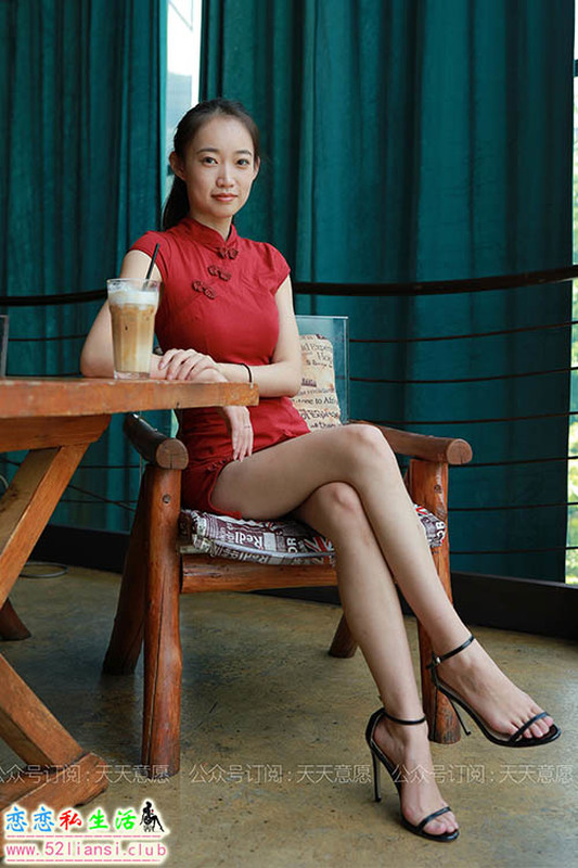 [IESS异思趣向] 丝享家 828：小高《自古红颜多美腿》【79P/96M】