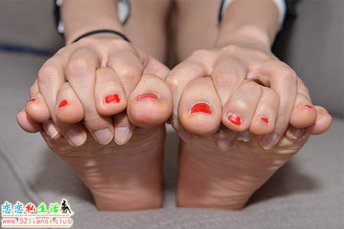 [Sexy Asian Girls Feet] No.028 小女生池池的性感的大脚丫【356P/3.76G】