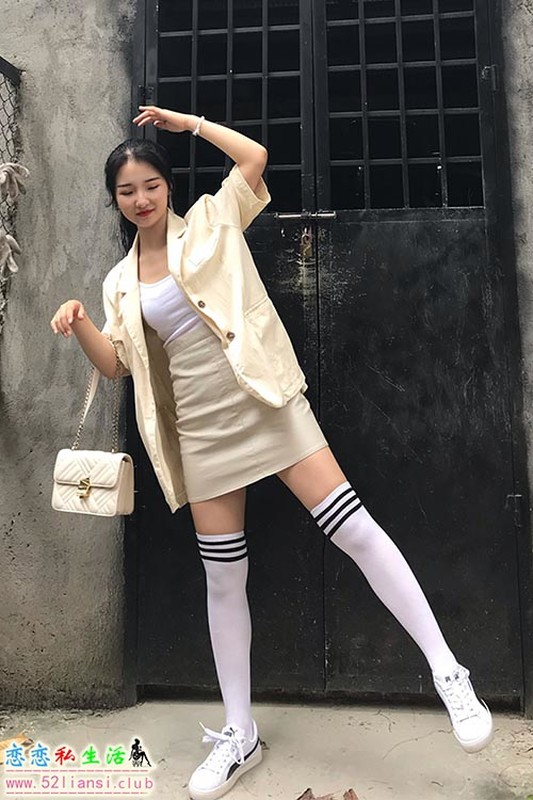 [最爱帆布鞋]056-学妹丝袜美腿写真（带视频）【342P+1V/1.09G】