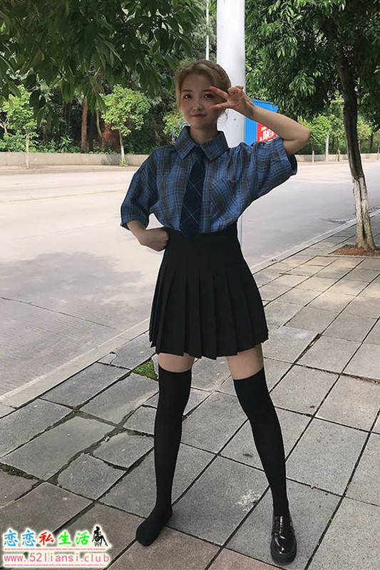 [最爱帆布鞋]022-学妹丝袜美腿写真（带视频）【115P+2V/301M】