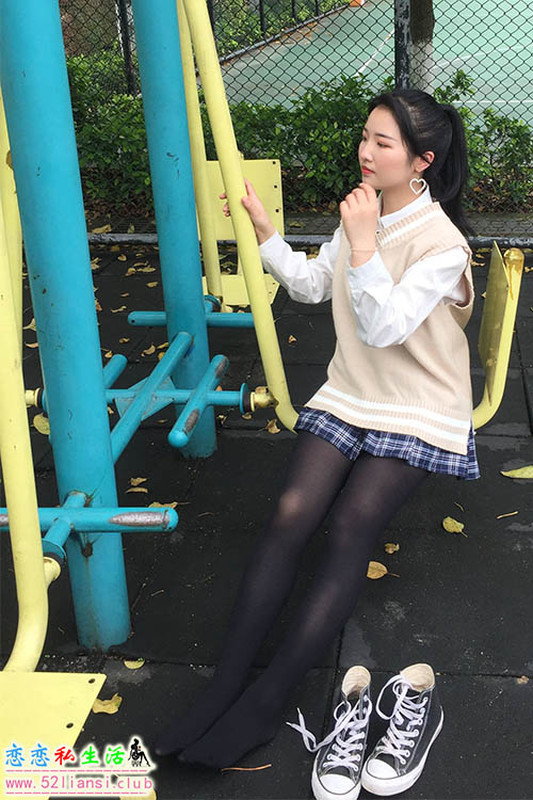 [最爱帆布鞋]002-学妹校园操场黑丝帆布鞋【62P/205M】
