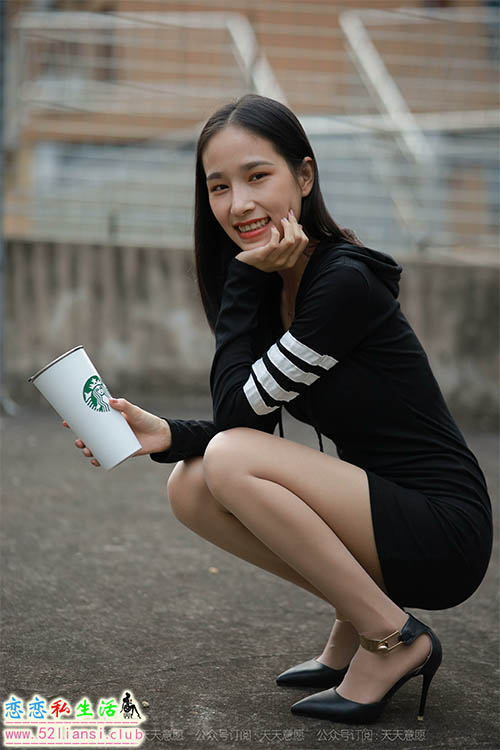 [IESS异思趣向] 丝享家 967：美子《天台大长腿》【77P/70M】