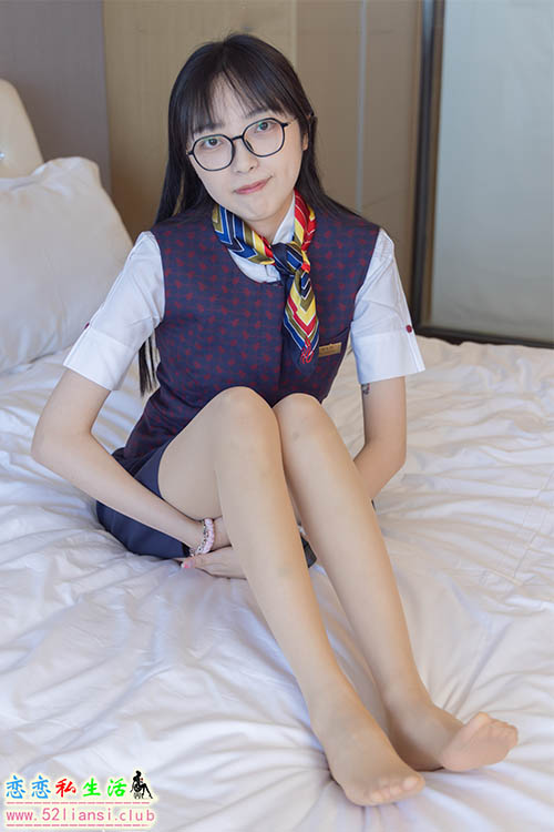 [袜啵啵] 115期 稚予-平底鞋、肉丝、空姐制服(带视频)【136P+1V/5.39G】