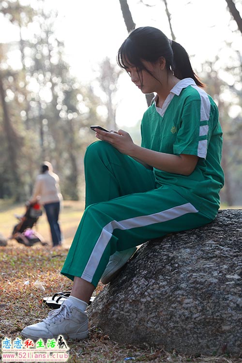 [见新摄影]NO.046 与小姐姐约拍植物园，逆光真的是美极了(带视频)【270P+1V/1.48G】
