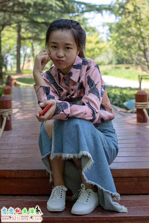 [物恋传媒] No.011 纯纯的邻家小妹,小白鞋搭配黑色船袜,清凉一夏【187P/1.02G】