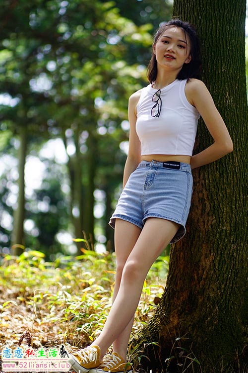 [初夏女神]053期 大发~【山野大发】忧伤的我遇见忧伤的森林(带视频)【132P+1V/4.04G】