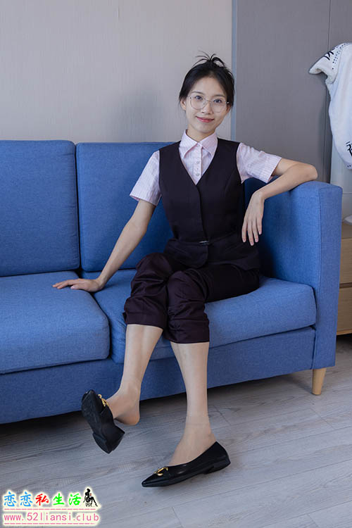 [袜啵啵] 271期 芝士-平底鞋、短肉丝、银行制服(带视频)【147P+1V/6.04G】